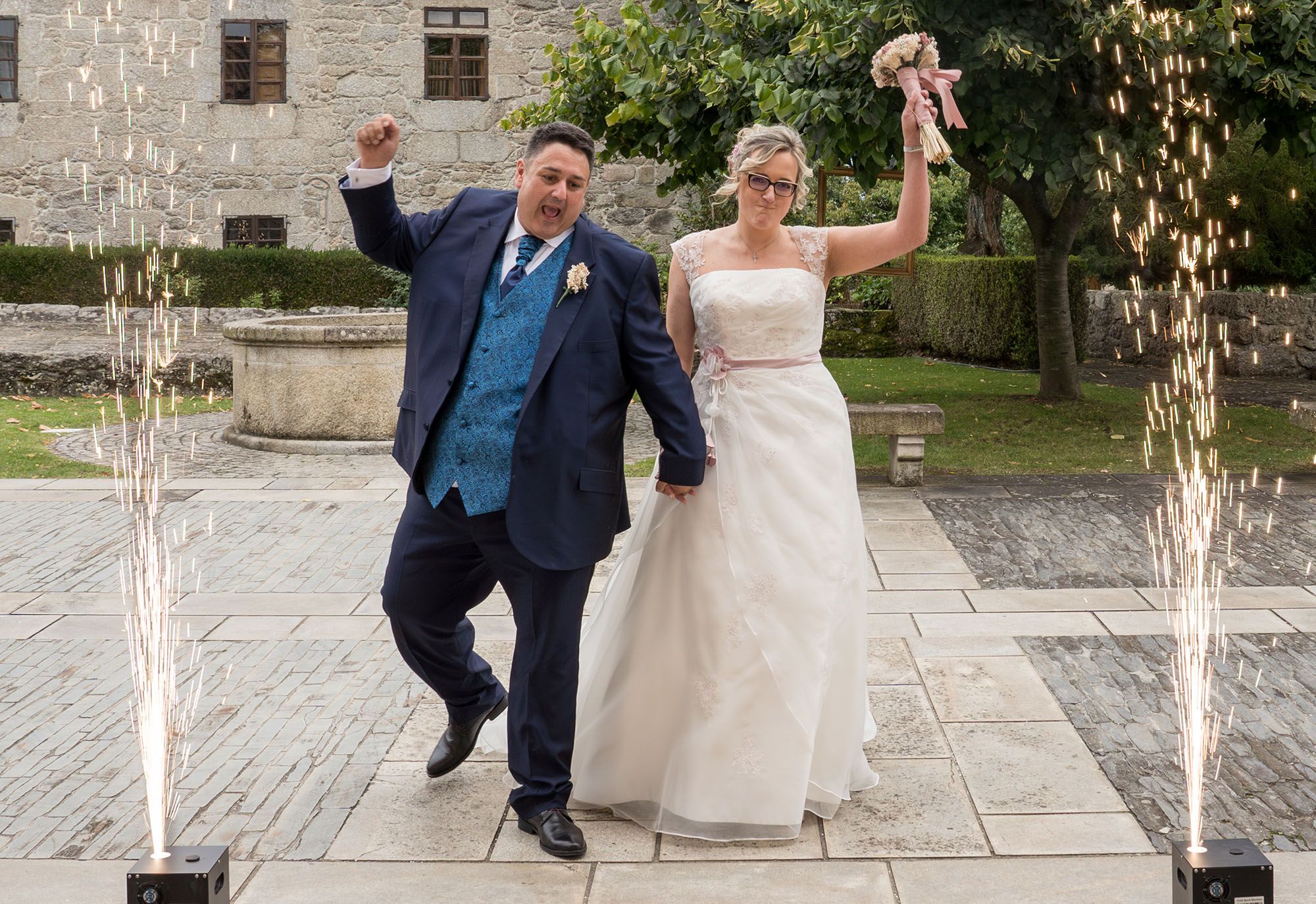 Entrada de los novios al salón